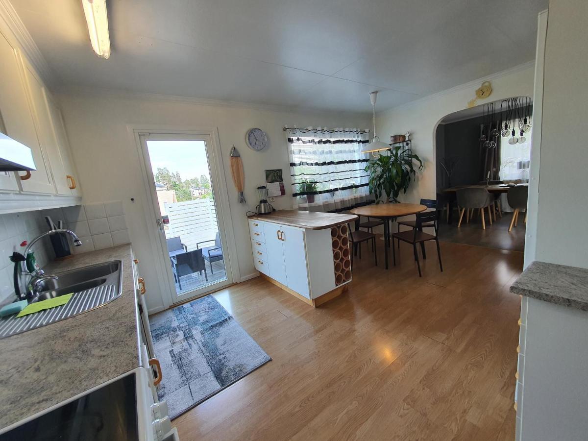 "Klippstigen" Villa For 10 Persons With Massage Chair, Sauna And Billiard Table Hultsfred Exterior photo